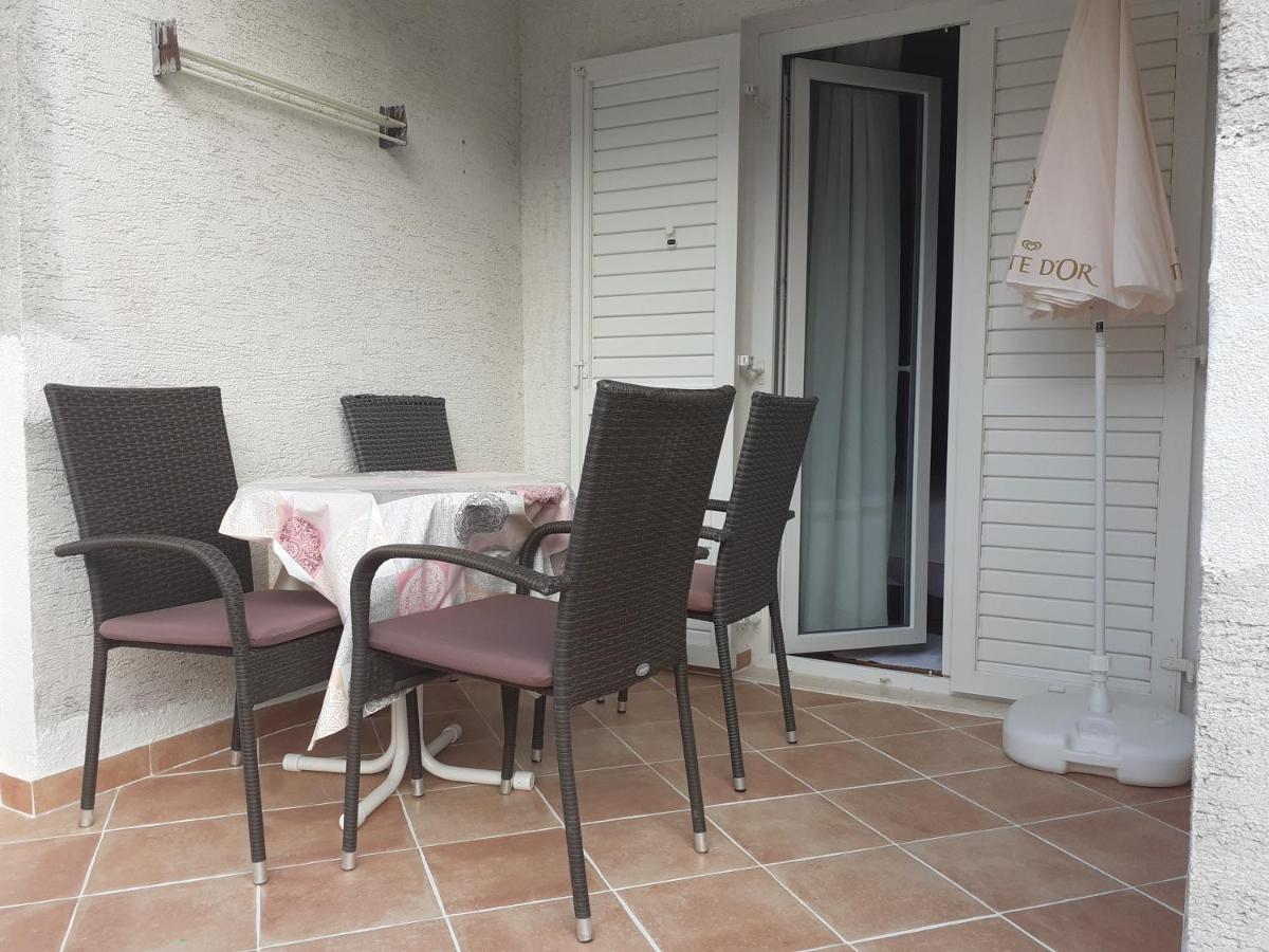 Omis Apartmani Mouse Exterior foto