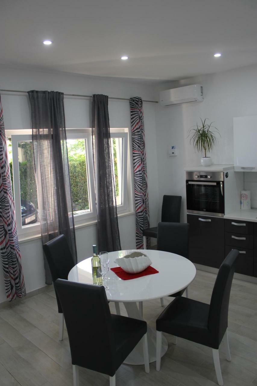 Omis Apartmani Mouse Exterior foto